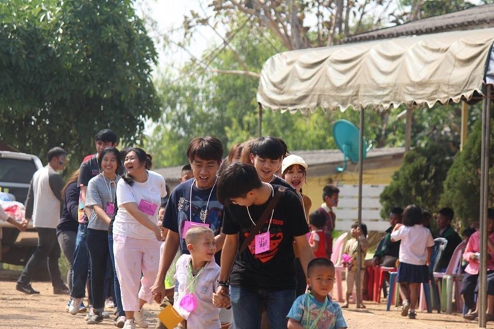 นิสิตสาขาวิชาพัฒนาสังคม คณะรัฐศาสตร์และสังคมศาสตร์ มหาวิทยาลัยพะเยา ดำเนินโครงการค่ายอาสาพัฒนาสังคม ณ บ้านแสนเจริญ ต.วาวี อ.แม่สรวย จ.เชียงราย